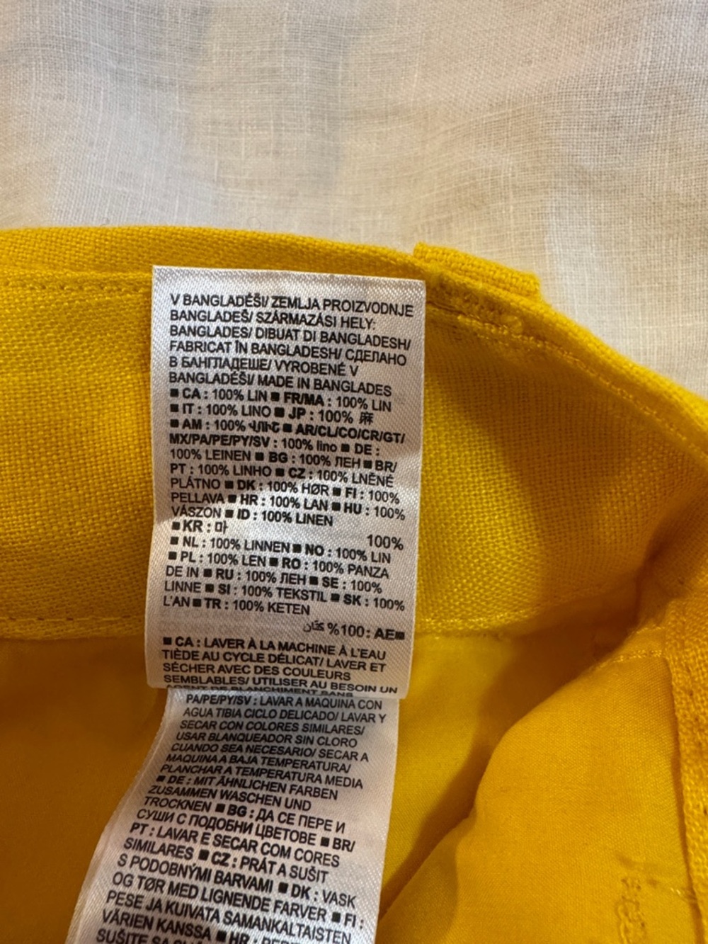 Banana Republic, tailored yellow linen shorts, womens 0.  A summer classic - Picture 10 of 12